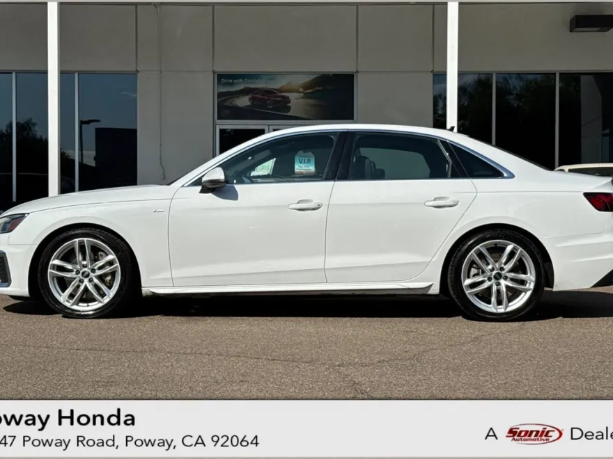 2022 Audi A4 S line Quattro Premium Plus photo 1