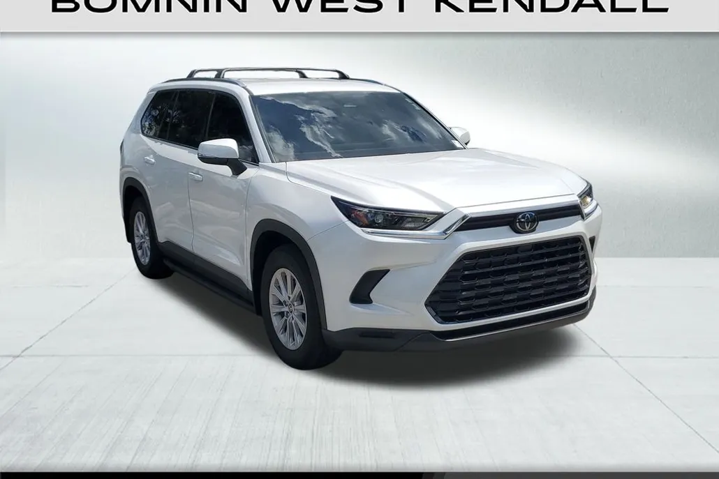 2024 Toyota Highlander Hybrid XLE photo 1