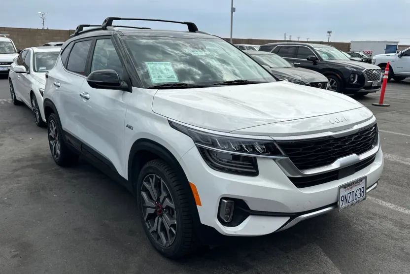 2022 Kia Seltos SX photo 1