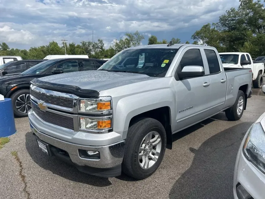 2015 Chevrolet Silverado 1500 LT photo 1