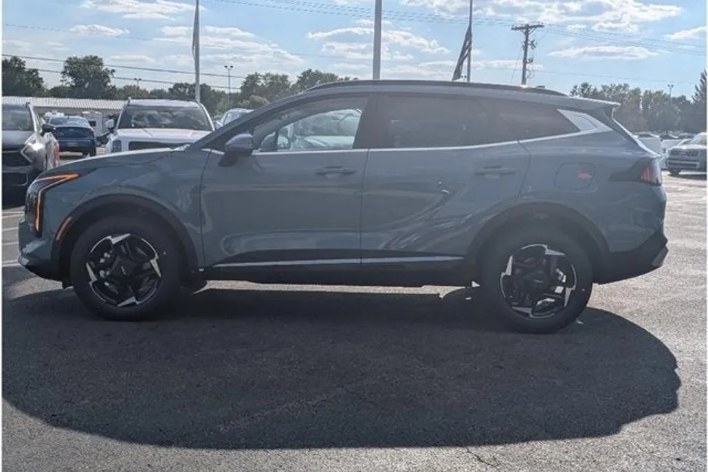 2026 Kia Sportage Hybrid EX photo 1