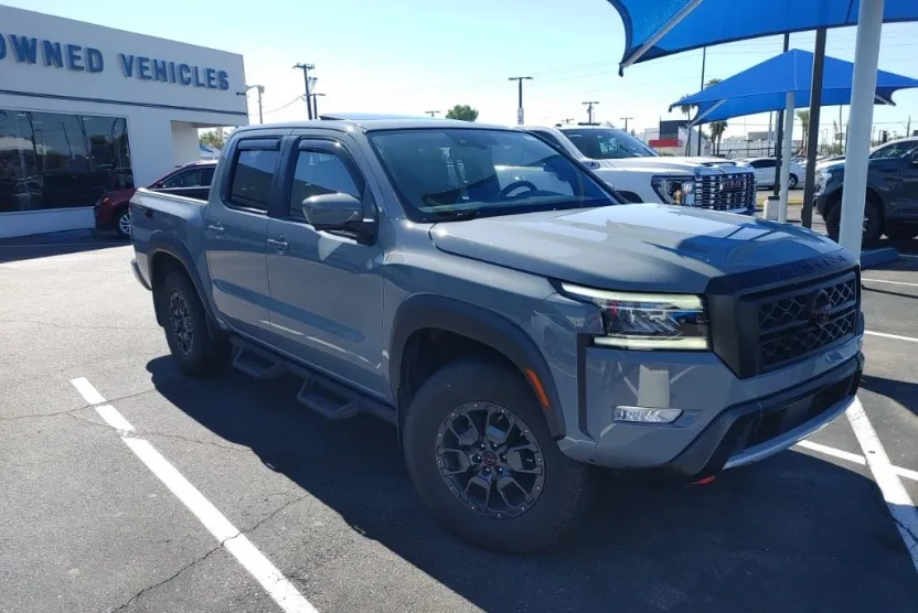 2023 Nissan Frontier PRO-4X photo 1