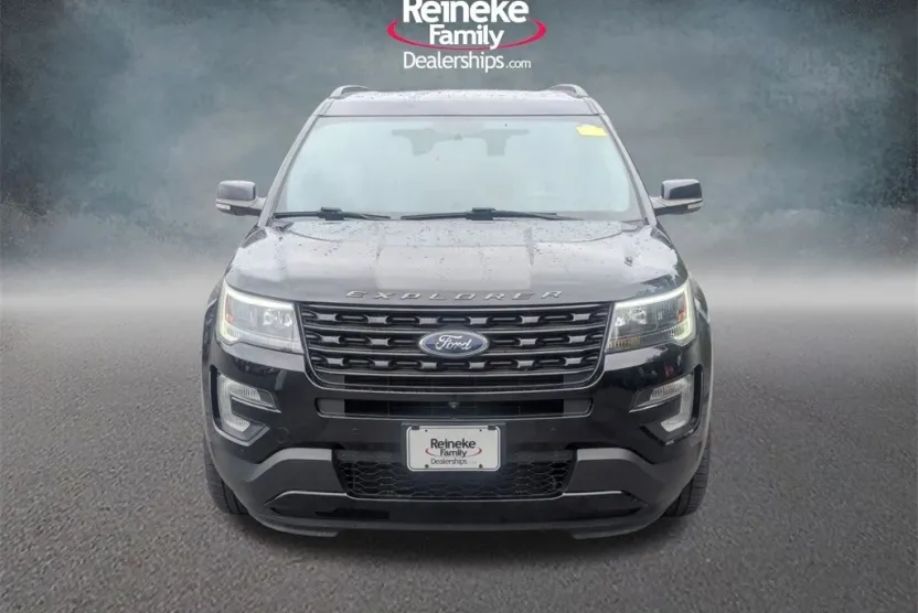 2017 Ford Explorer Sport photo 1