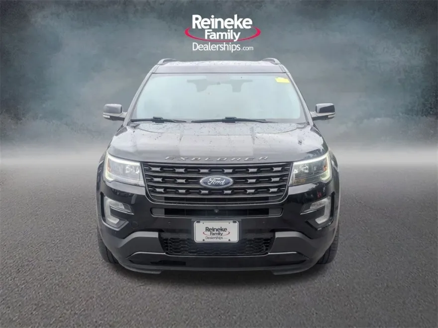 2017 Ford Explorer Sport photo 1