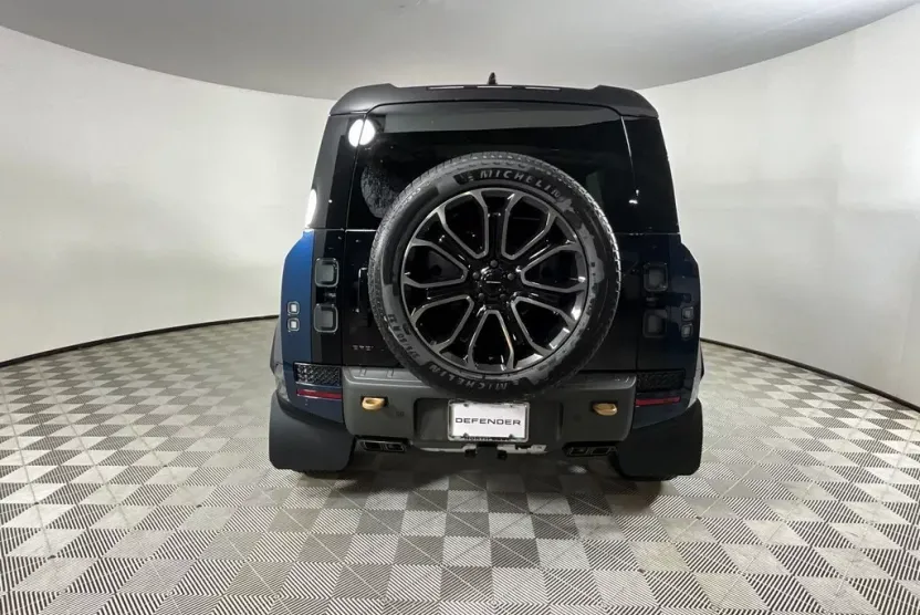 2026 Land Rover Defender 110 photo 1