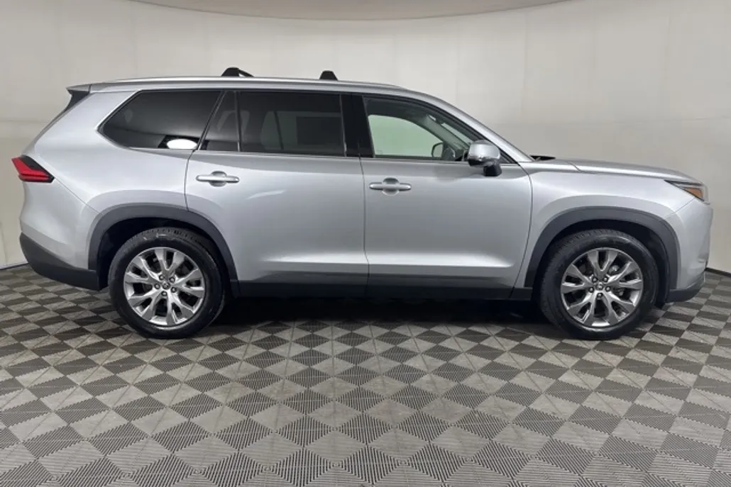 2024 Toyota Grand Highlander Limited photo 1
