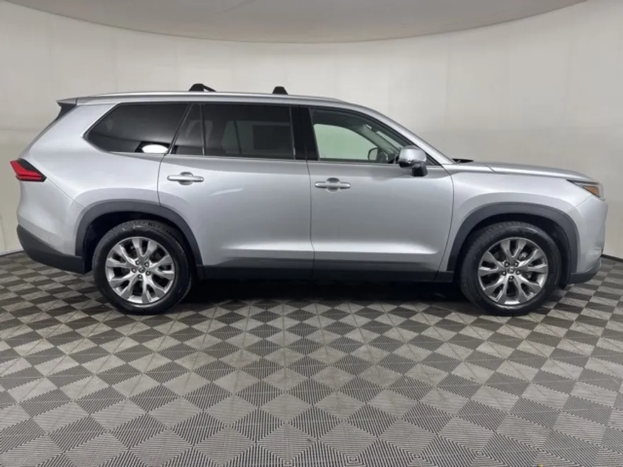 2024 Toyota Grand Highlander Limited photo 1