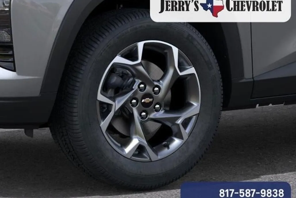 2025 Chevrolet Trax LT photo 1