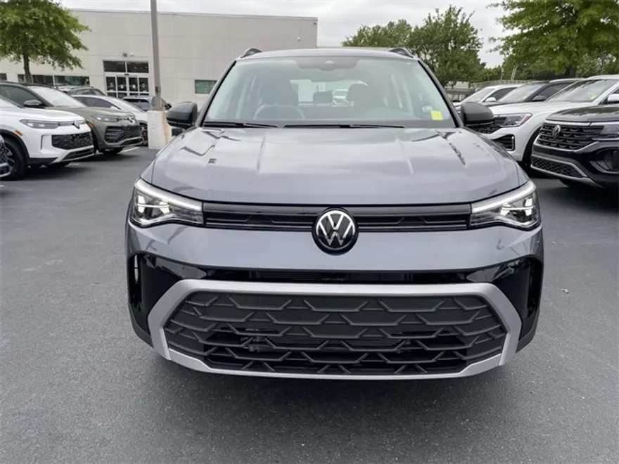 2025 Volkswagen Taos S photo 1