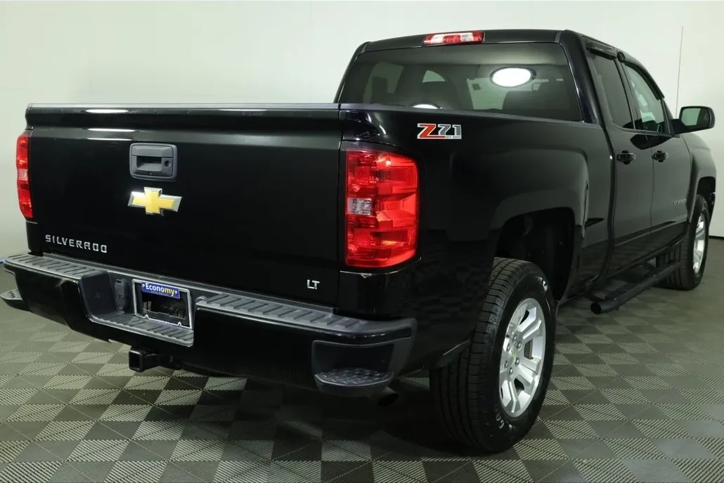 2016 Chevrolet Silverado 1500 LT photo 1
