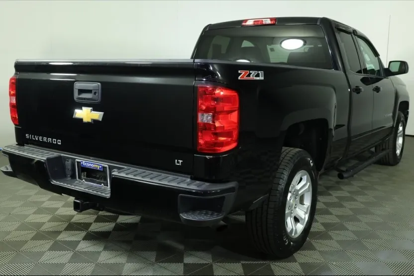 2016 Chevrolet Silverado 1500 LT photo 1