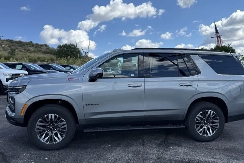 2025 Chevrolet Tahoe Z71 photo 1