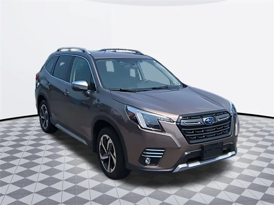 2023 Subaru Forester Touring photo 1