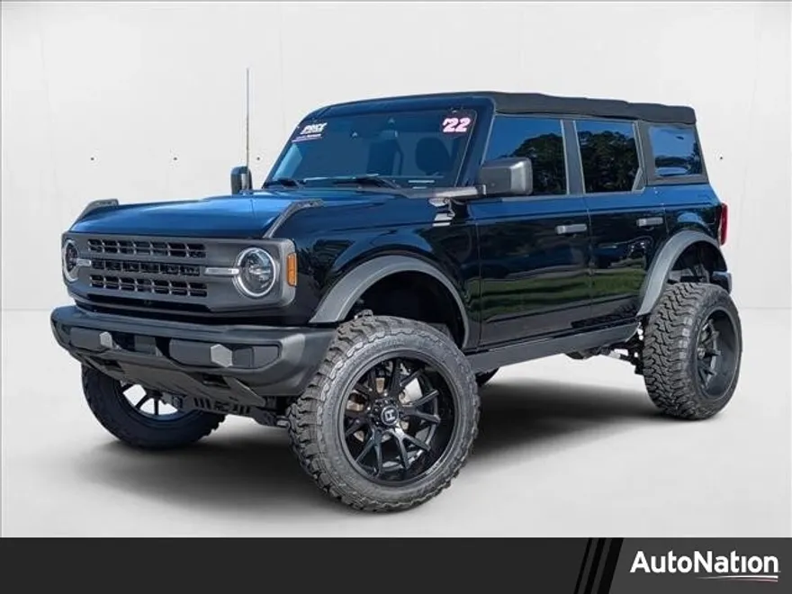 2022 Ford Bronco Base photo 1