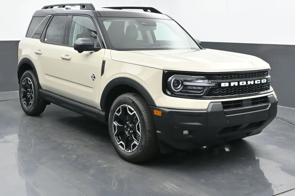 2025 Ford Bronco Sport Outer Banks photo 1