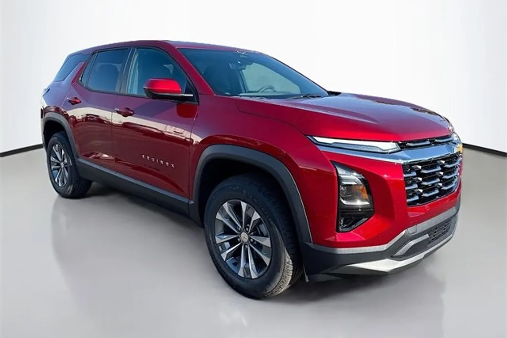 2026 Chevrolet Equinox LT photo 1