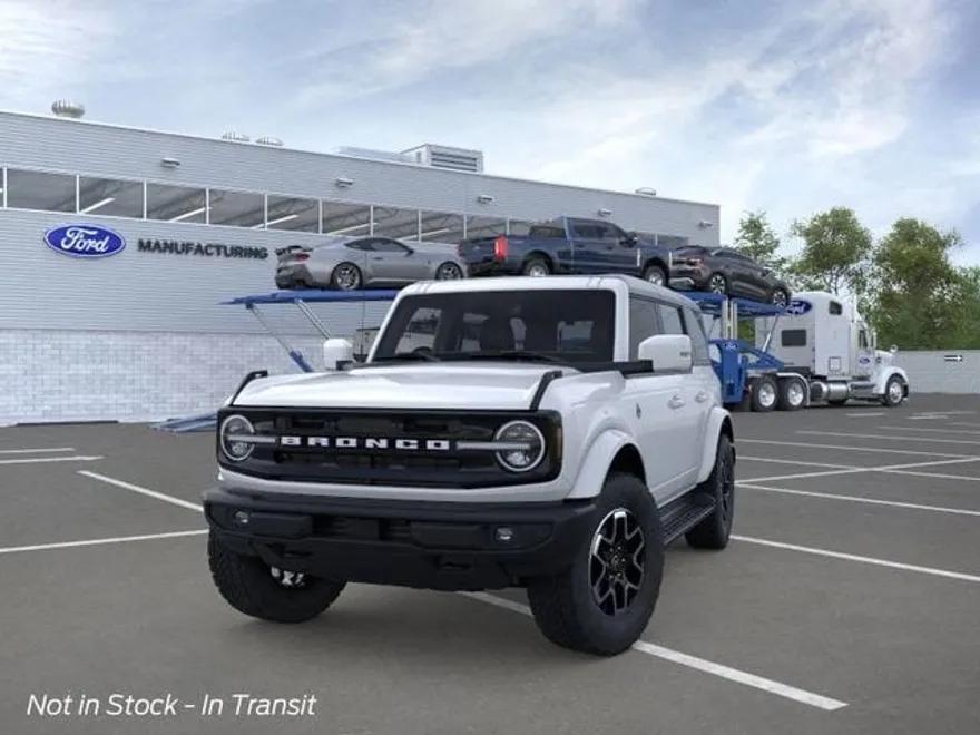 2025 Ford Bronco Outer Banks photo 1