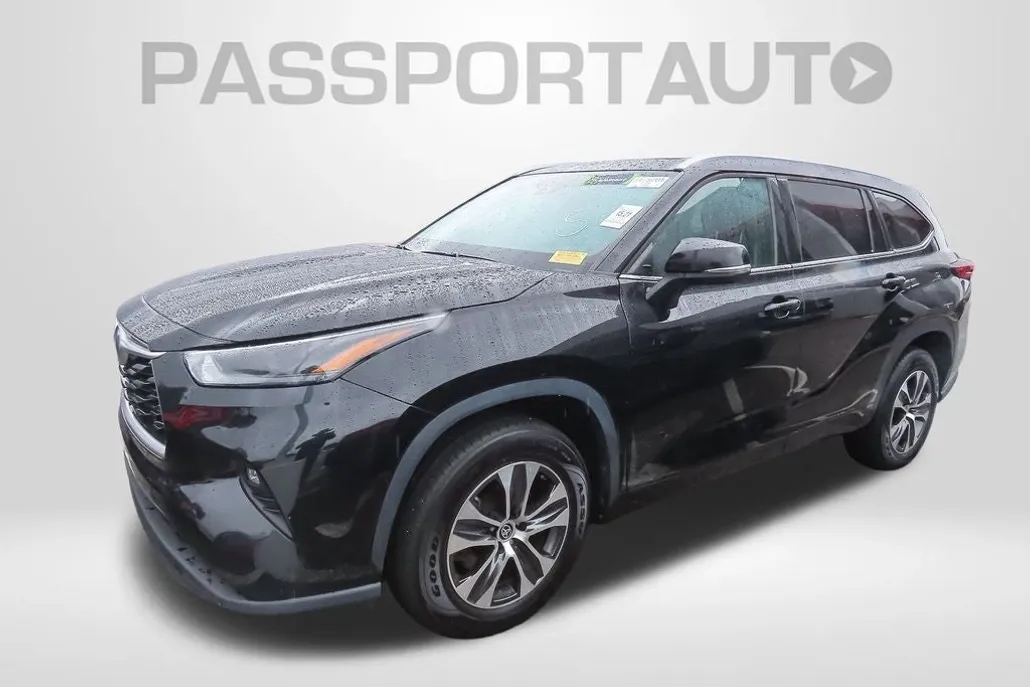 2022 Toyota Highlander Hybrid XLE photo 1