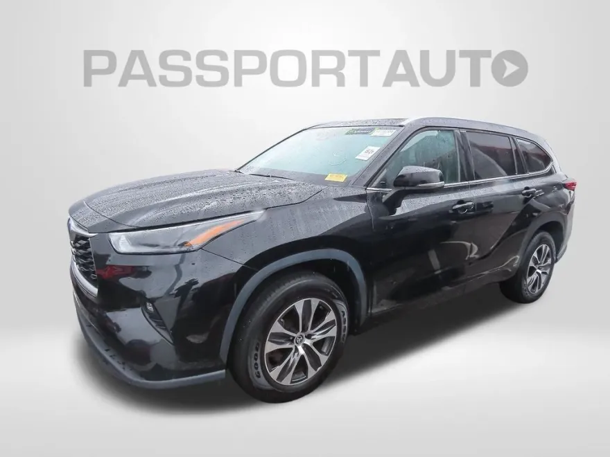 2022 Toyota Highlander Hybrid XLE photo 1