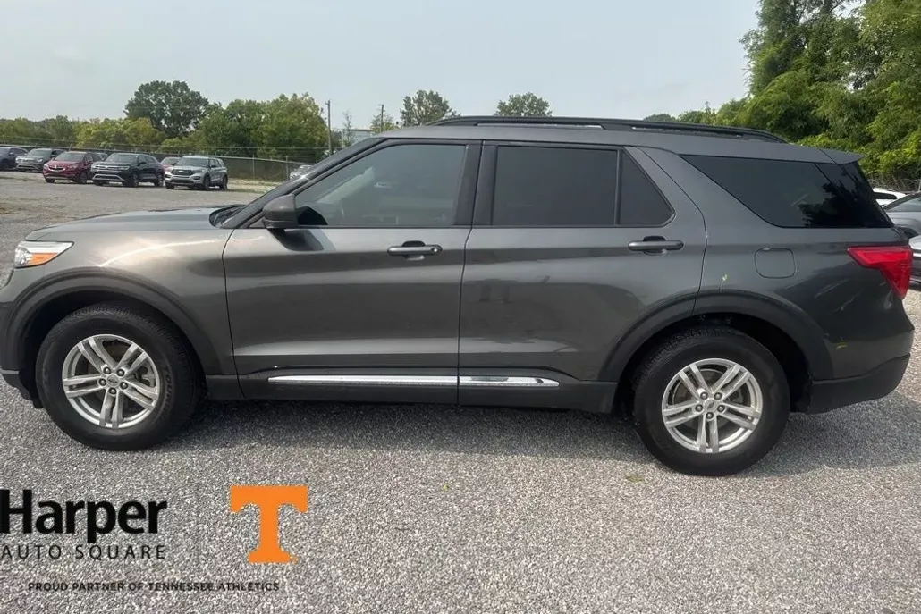 2020 Ford Explorer XLT photo 1