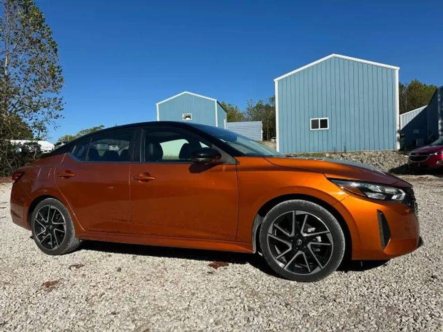 2024 Nissan Sentra SR photo 1