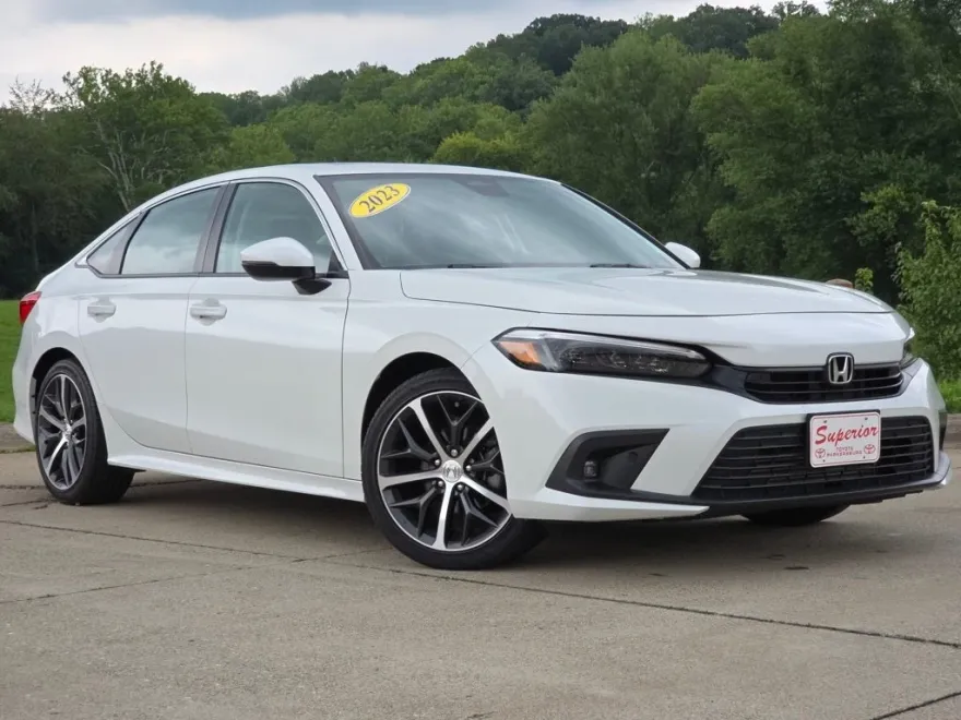 2023 Honda Civic Touring photo 1