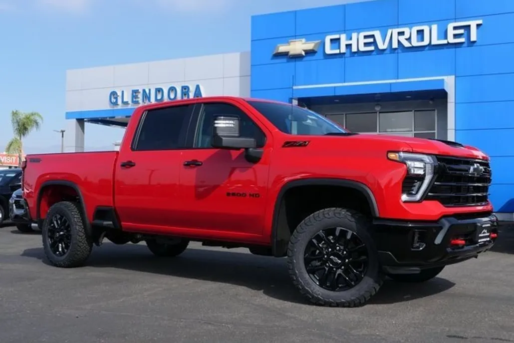 2026 Chevrolet Silverado LT photo 1