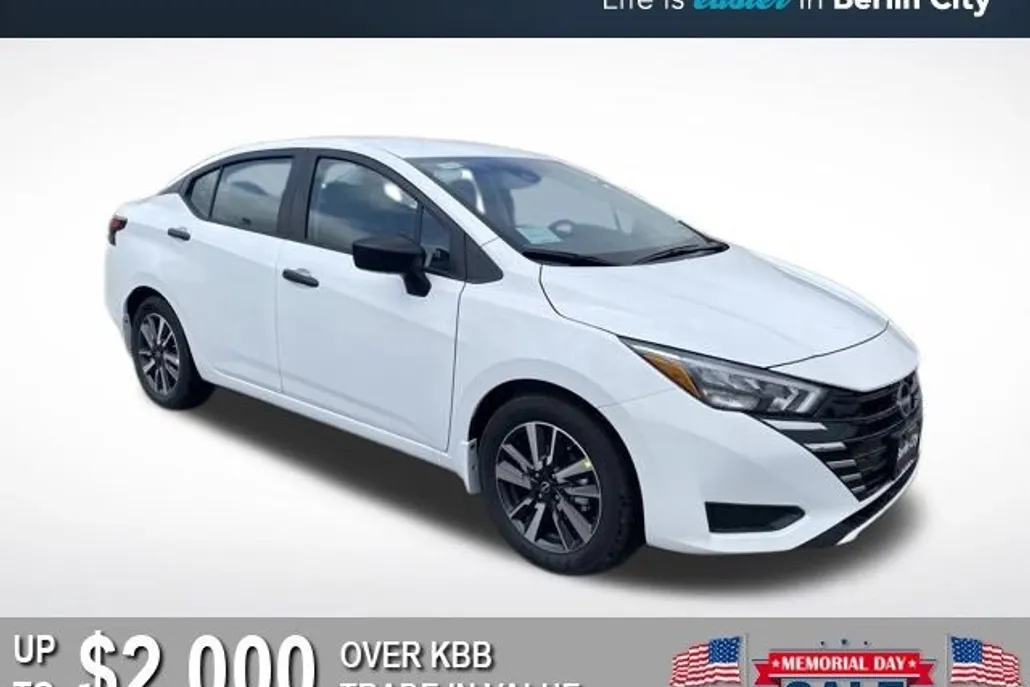 2025 Nissan Versa 1.6 S photo 1