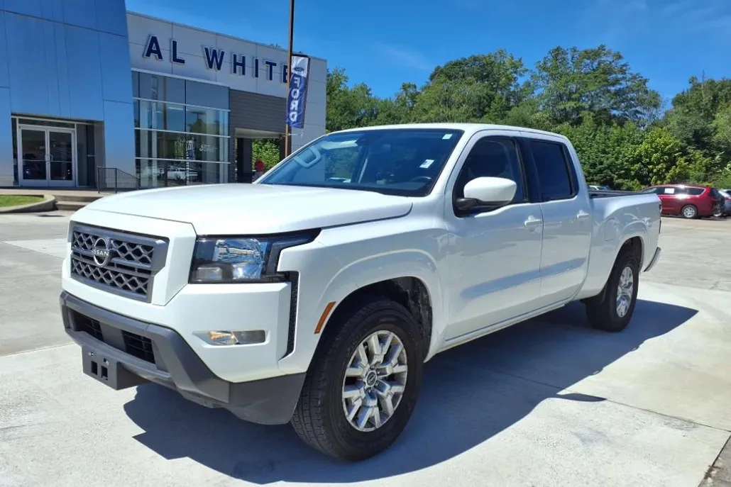 2022 Nissan Frontier SV photo 1
