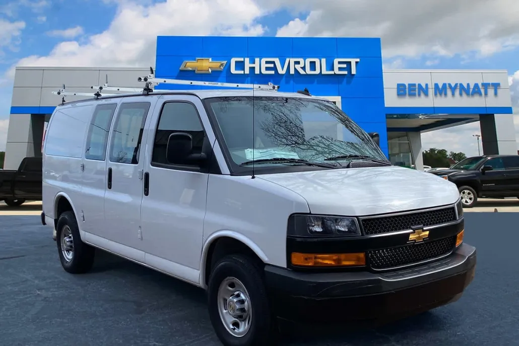 2024 Chevrolet Express Cargo 2500 photo 1