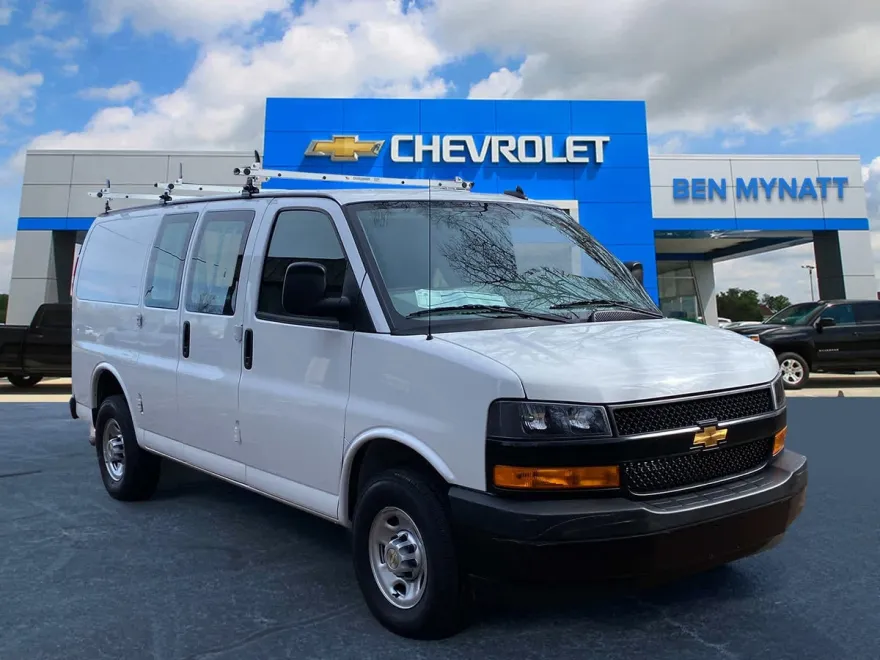 2024 Chevrolet Express Cargo 2500 photo 1
