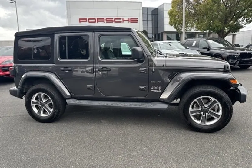 2020 Jeep Wrangler Unlimited Sahara photo 1