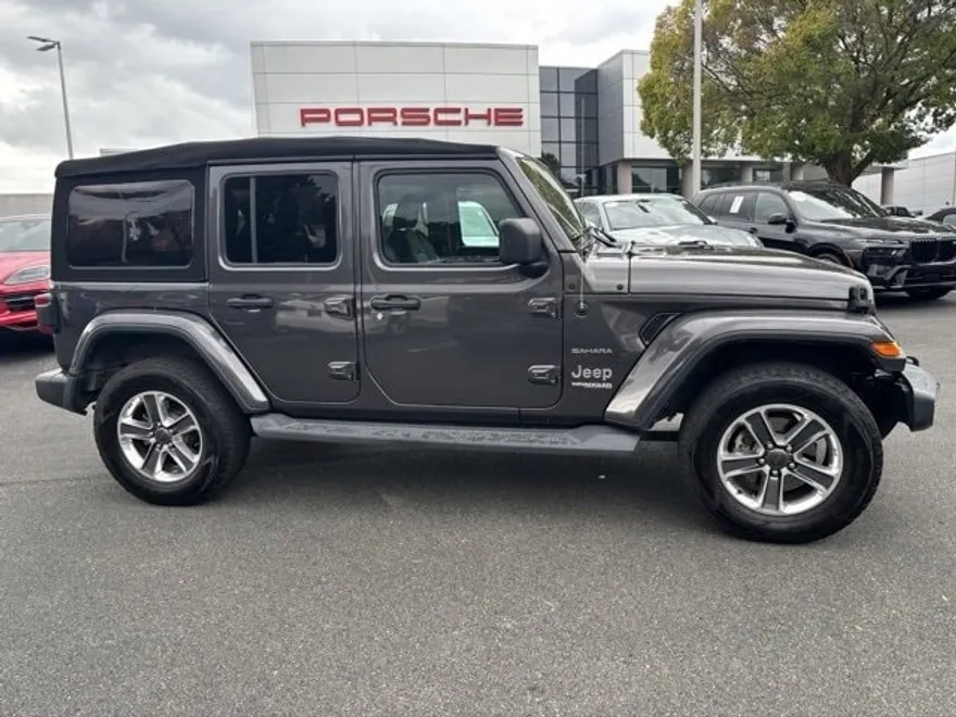 2020 Jeep Wrangler Unlimited Sahara photo 1