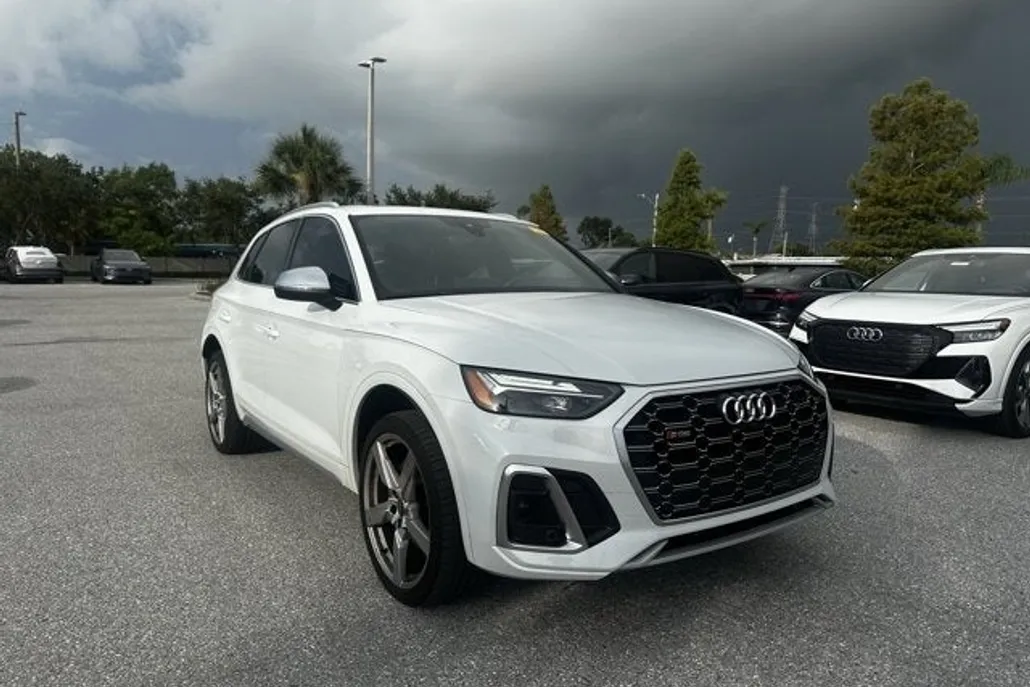 2022 Audi SQ5 Premium Plus photo 1
