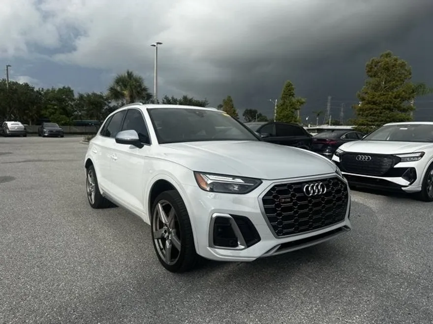 2022 Audi SQ5 Premium Plus photo 1