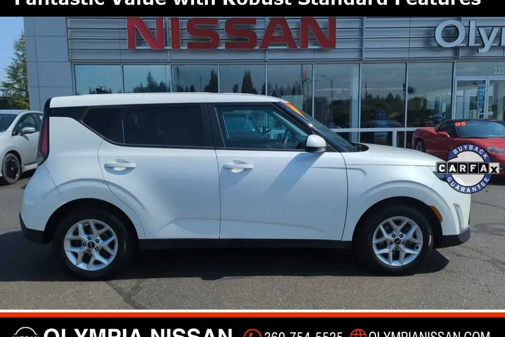 2023 Kia Soul LX photo 1