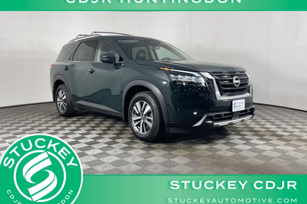 2024 Nissan Pathfinder SL photo 1