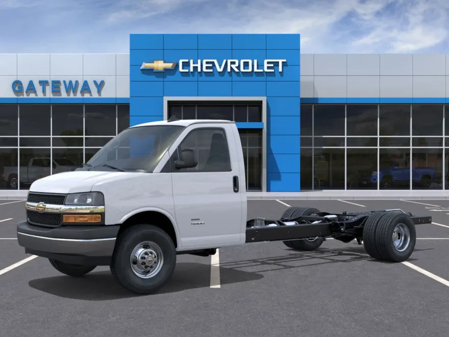 2025 Chevrolet Express 3500 Cutaway Van photo 1