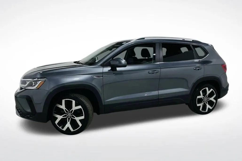 2022 Volkswagen Taos SEL photo 1
