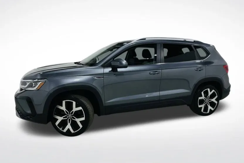 2022 Volkswagen Taos SEL photo 1
