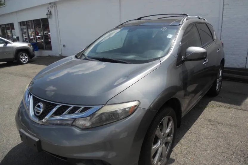 2013 Nissan Murano LE photo 1