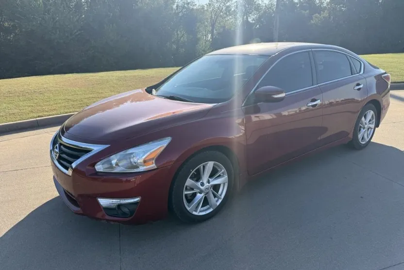 2015 Nissan Altima 2.5 SV photo 1