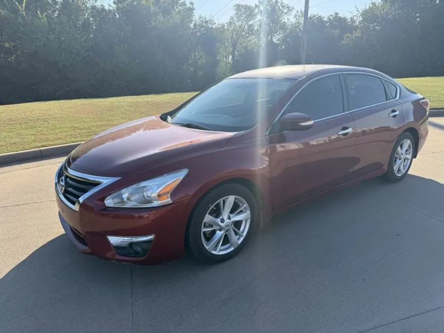 2015 Nissan Altima 2.5 SV photo 1