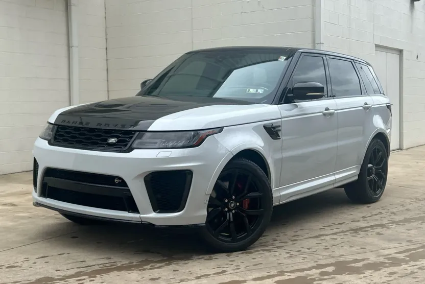 2022 Land Rover Range Rover Sport SVR photo 1