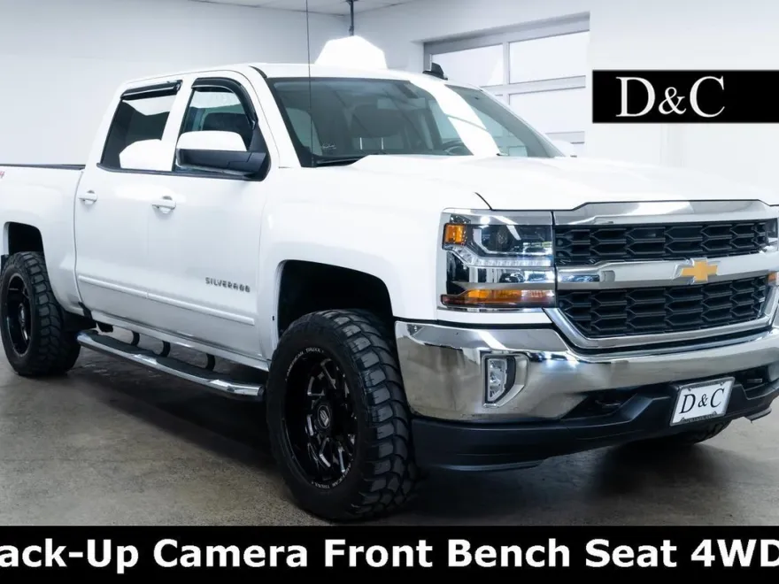 2017 Chevrolet Silverado 1500 LT photo 1