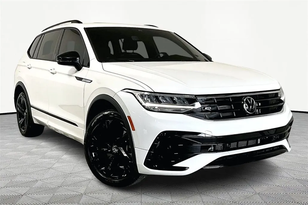2024 Volkswagen Tiguan SE R-Line Black photo 1