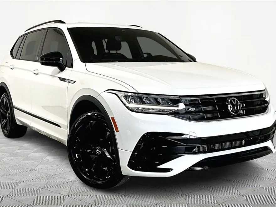 2024 Volkswagen Tiguan SE R-Line Black photo 1