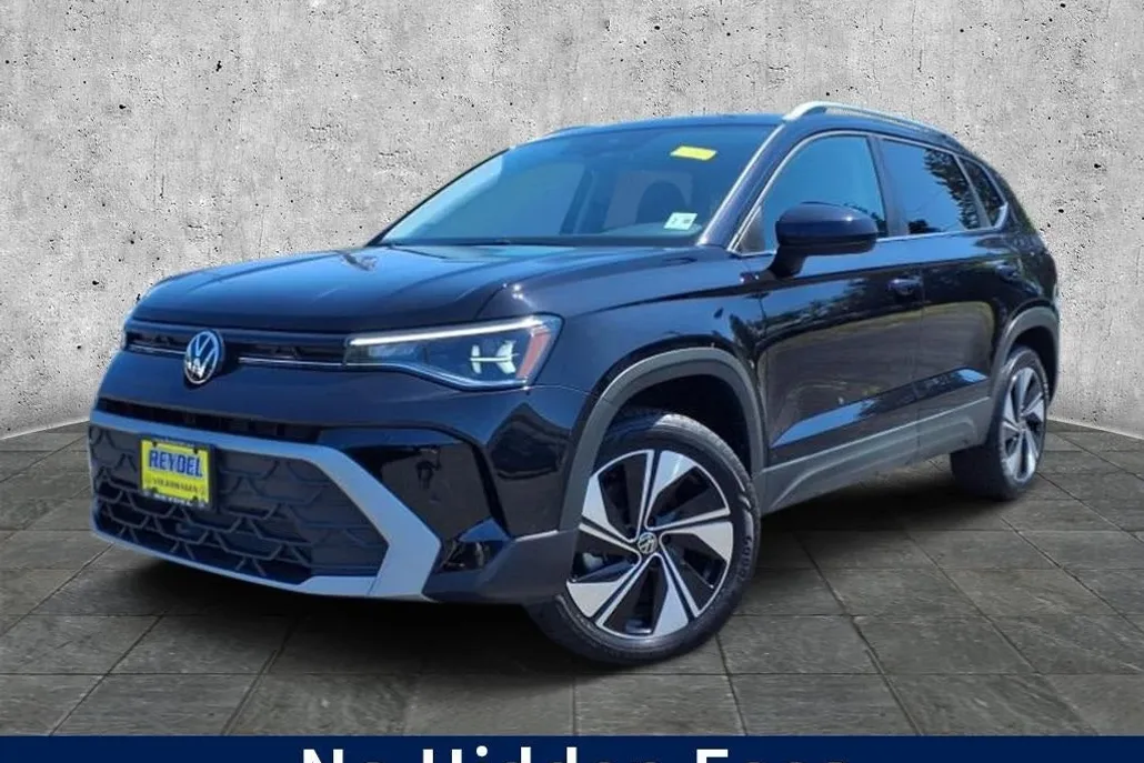2025 Volkswagen Taos SE photo 1