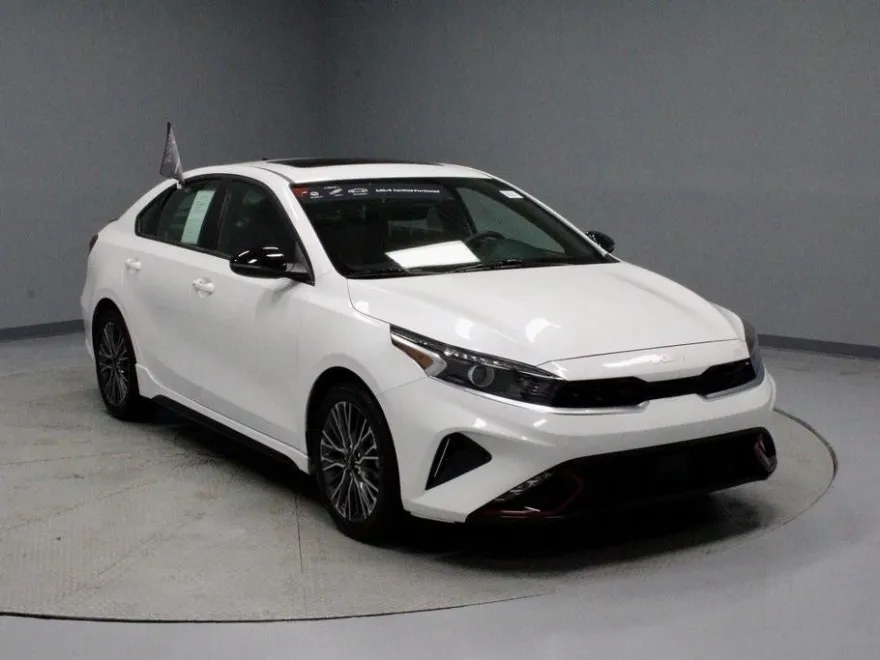 2024 Kia Forte GT-Line photo 1