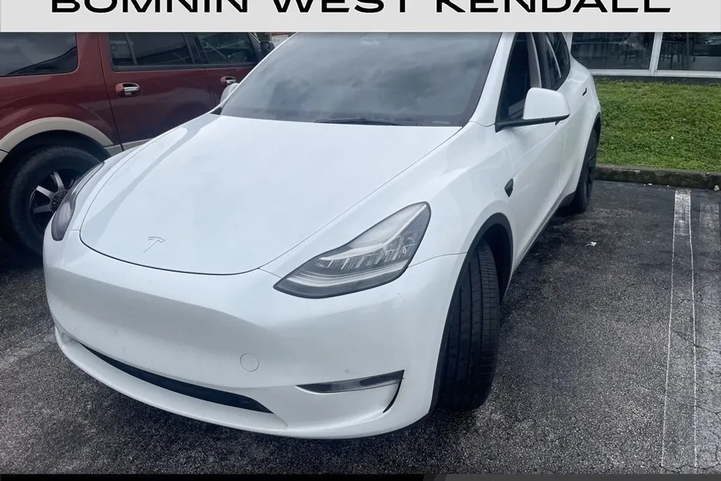 2023 Tesla Model Y Long Range photo 1